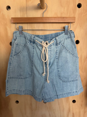 Light wash Callie shorts