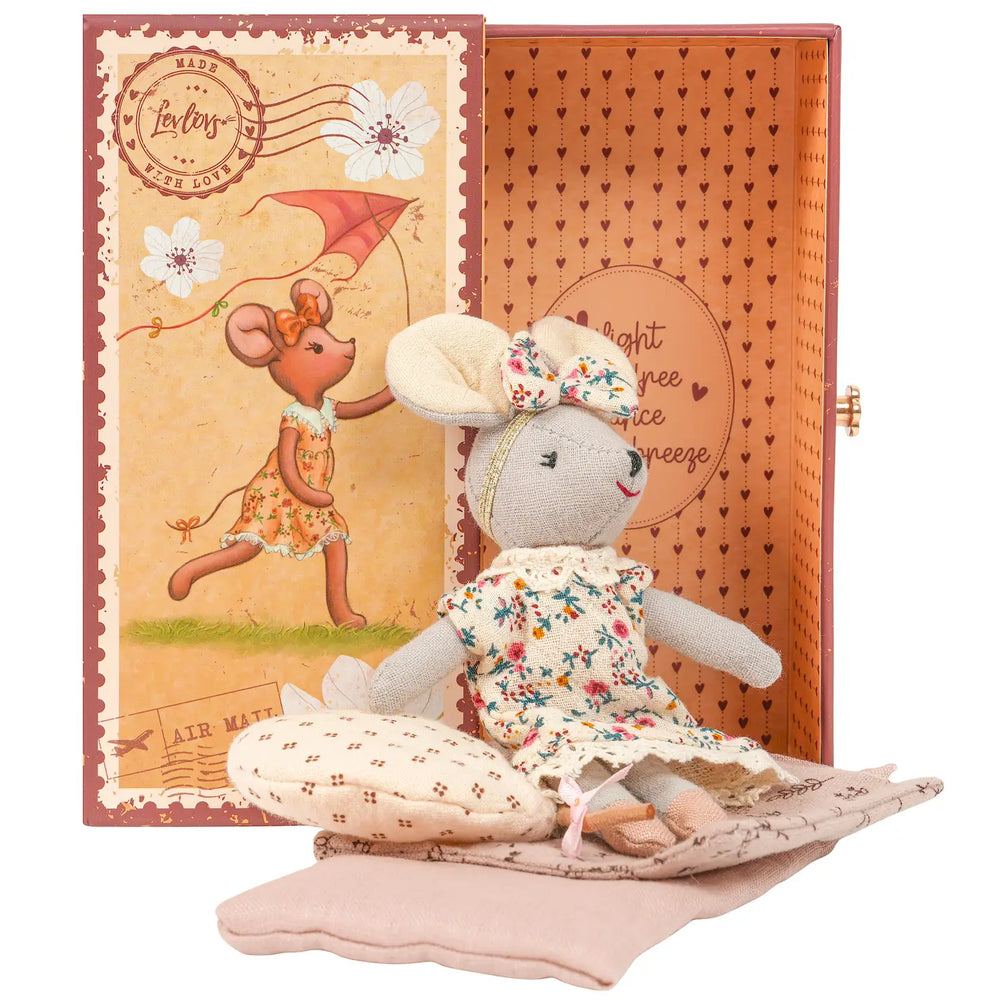 Levlovs Mouse Chloe in Stamp Holder Box with Bedding